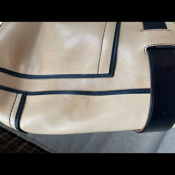 REED KRAKOFF Beige with Black Trimmed Leather "Boxer" Tote Bag. - Picture 4 of 16